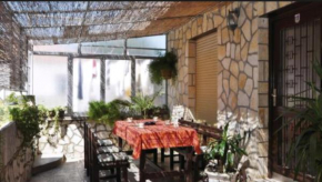 Behagliche Wohnung in Zadar mit Terrasse und Grill